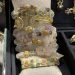 Bracelet plaqué or avec pierrerie en améthyste et labradorite